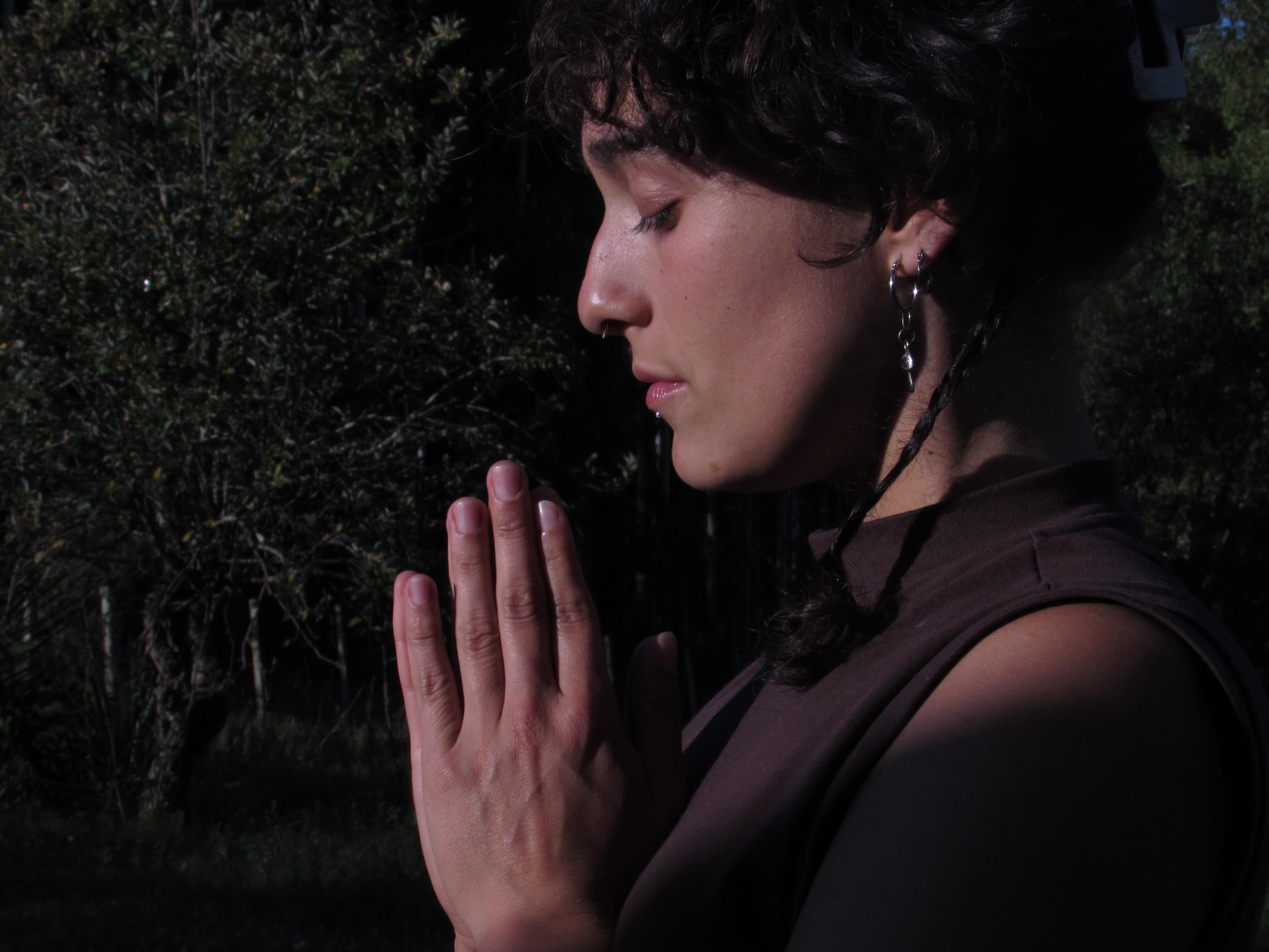 Rafaela, guía de práctica de Samudra Vinyāsa